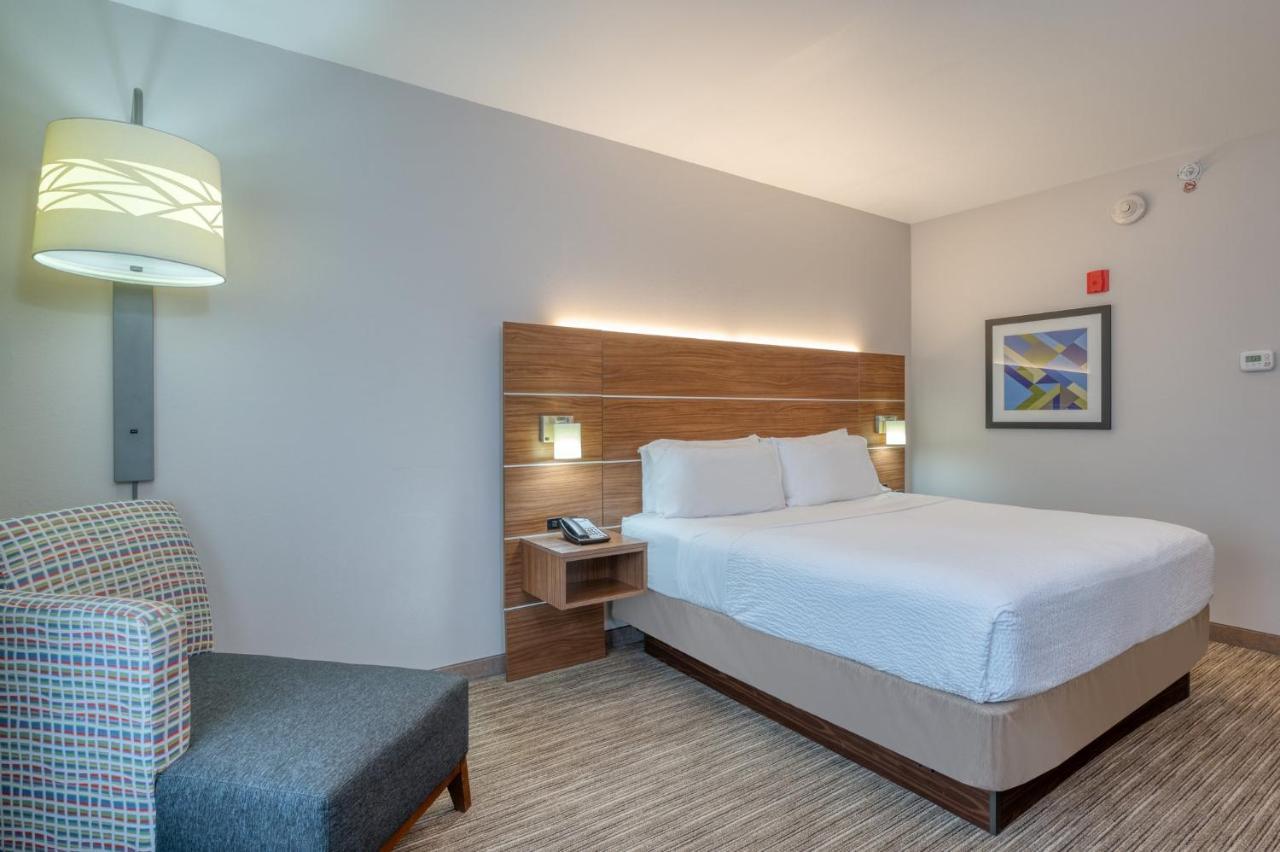 Holiday Inn Express Troy By Ihg Exterior photo